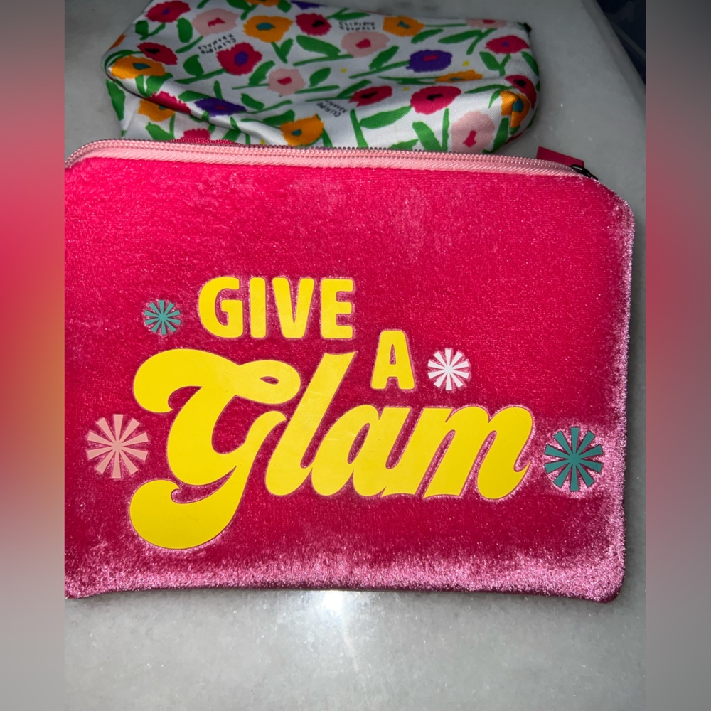 2 Benefit & Clinique Make up Cosmetics Bags Give a Glam Pink Barbie Velvet New